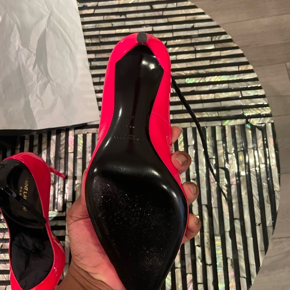 Stylish Pink Pointed-Toe Heels - Picture 4 of 7